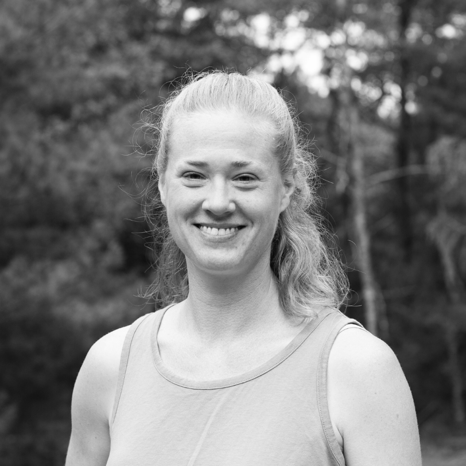 Chelsea Winters, yoga teacher, headshot